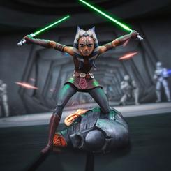 La elegancia guerrera de Ahsoka Tano cobra vida en esta estatua Art Scale de Star Wars: The Clone Wars, una pieza de resina a escala 1/10 que alcanza los 19 cm de altura sobre su base temática.