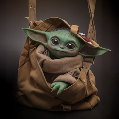 Grogu, el querido y enigmático pequeño sensible a la Fuerza, llega en una versión life-size de 37 cm que captura con asombroso detalle su aspecto en The Mandalorian. Presentada por Hot Toys