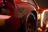 04-cars-estatua-110-art-scale-lightning-mcqueen-11-cm.jpg