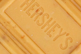 02-Chocolatina-Hersheys-Gold.jpg