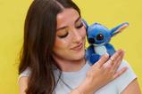 01-disney-live-action-peluche-stitch-hombro.jpg