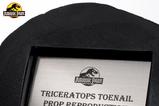 11-Jurassic-Park-11-Rplica-Triceratops-Toenail-16-cm.jpg