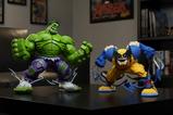 10-marvel-estatua-designer-collectible-wolverine-24-cm.jpg