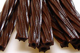 02-regaliz-Twizzlers-chocolate-hersheys.jpg