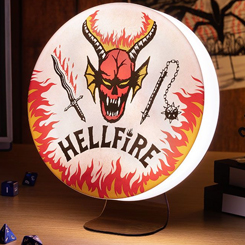 ¡La Lámpara Logo Hellfire Club te llevará de regreso a Hawkins y a los misteriosos acontecimientos de Stranger Things!

Esta lámpara es un imprescindible para todos los fanáticos de la serie, cinéfilos y coleccionistas de productos oficiales. 