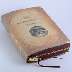 Adorable bolso Clutch con la forma del libro “La Historia Interminable” (Neverending Story Book Clutch). Esta pequeña obra de arte está realizado en tela de algodón con un tratamiento totalmente ecológico.