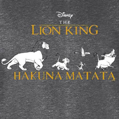 Preciosa Camiseta de Hakuna Matata basada en los famosos personajes del Rey León. Revive las aventuras de Simba y sus amigos más famosos de Disney con esta divertida camiseta. 