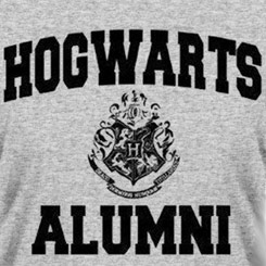 Camiseta del Logo de Hogwarts Alumni. La camiseta está inspirada en el famosa saga de Harry Potter. Todo un artículo de culto para los seguidores de J. K. Rowling. 