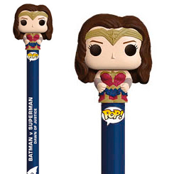 Precioso Bolígrafo Funko Pop de Wonder Woman basado en la película Batman v Superman: Dawn of Justice, este precioso bolígrafo tiene una miniatura de tu personaje favorito en la parte superior de un tamaño aproximado de 2 cm.