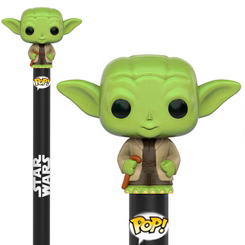 Espectacular Bolígrafo Funko Pop de Yoda basado en la saga de Star Wars, este precioso bolígrafo tiene una miniatura de tu personaje favorito en la parte superior de un tamaño aproximado de 2 cm.