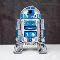Mantén tu agenda al día con estilo galáctico gracias a este calendario perpetuo de Star Wars con diseño de R2-D2. Este calendario, esculpido en resina, reproduce la icónica forma del querido droide