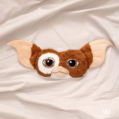 Descubre la ternura de los Gremlins con la almohada de Gizmo, ideal para añadir un toque especial a tu hogar. Con licencia oficial, esta encantadora almohada mide 30 x 73 x 14 cm 
