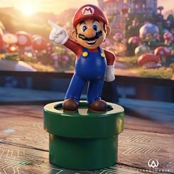 Mario entra en escena con su pose más reconocible, preparado para marcar el camino hacia la próxima aventura. Esta lámpara de ambiente Super Mario transforma al icono de Nintendo en una figura luminosa con presencia propia