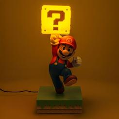 Ilumina tu espacio con un salto directo al Reino Champiñón gracias a esta increíble luz diorama de Super Mario, una figura luminosa que captura uno de los momentos más icónicos del videojuego: 