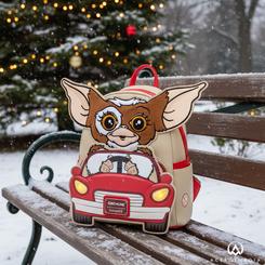 Gizmo toma el volante y convierte cada salida en una escena de película: esta Mochila Gizmo Gremlins Loungefly destaca por su acabado cuidado, su silueta mini muy cómoda para el día a día 