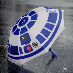 Haz frente a los días lluviosos con el paraguas plegable de Star Wars. Fabricado en 100% poliéster, este paraguas combina una estructura resistente de metal y PVC, junto con un mango de PVC