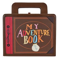 Explora la emoción de la aventura con la libreta Lunchbox Up 15th Anniversary Adventure Book de Pixar by Loungefly. Esta libreta, con licencia oficial, es un homenaje al espíritu de exploración y descubrimiento de la película Up.