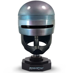 Aureola metálica de leyenda. El RoboCop Helmet – Réplica 1:1 trae a casa la presencia imponente del agente cibernético con una fidelidad que impresiona: fibra de vidrio premium, lentes reales y un acabado metálico 