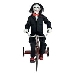 Lleva a casa el terror y la intriga de la saga Saw con la figura de acción a escala 1:6 de Billy the Puppet, el icónico personaje que acompañó a Jigsaw en sus macabros juegos. 