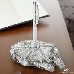 Emprende aventuras épicas todos los días con este icónico accesorio de escritorio de Star Wars, diseñado para inspirarte. La decoración de resina de la nave Millennium Falcon