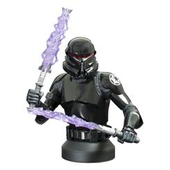 ¡Que comience la Purga! El implacable Purge Trooper de Star Wars Jedi: Fallen Order cobra vida en este busto de colección a escala 1:6. Con 15 cm de altura, este soldado de élite del Imperio está listo para rastrear 