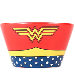 Bowl oficial de DC Comics con el motivo del traje de Wonder Woman, realizada en gres con una capacidad de 0,5 litros, incluye grabados en el exterior.