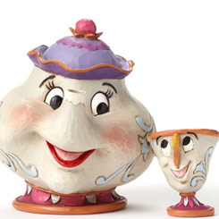 Figura de Mrs. Potts and Chip basada en el clásico de Walt Disney “La Bella y la Bestia” de 1991, con aproximadamente 10 cm., de altura.