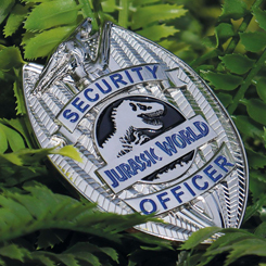 Réplica Security Officer Jurassic World Limited Edition. Con una altura de aproximadamente 9 cm, esta insignia de seguridad réplica en relieve premium de la película Jurassic World