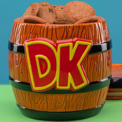 Artesanía nostálgica que rinde homenaje al clásico arcade, este galletero oficial Super Mario Cookie Jar Donkey Kong recrea con todo detalle el emblemático barril de Donkey Kong en cerámica de alta calidad