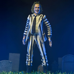 Añade un toque de locura a tu colección con la figura articulada de Beetlejuice en su emblemático traje a rayas blancas y negras. Basada en la icónica película de 1988, esta figura de 18 cm