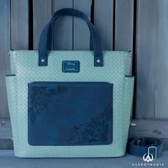 Transforma tu rutina diaria en una auténtica aventura hawaiana con este bolso-mochila Stitch de Disney Loungefly, un accesorio convertible de 33 × 10,2 × 33 cm que se adapta a cada plan: bolso de mano, mochila o bandolera