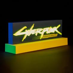 ¡Ilumina tu espacio con la esencia cibernética de Cyberpunk: Edgerunners con la increíble luz LED del logo oficial! Esta impresionante lámpara, con licencia oficial, presenta el distintivo logo de Cyberpunk: Edgerunners