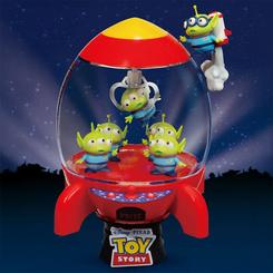 Un cohete reluciente y cinco adorables extraterrestres verdes dan vida a este diorama D-Stage “Alien’s Rocket Deluxe Edition” de 15?cm de alto, 12?cm de ancho y 9?cm de profundidad, fabricado en resistente PVC