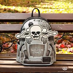 Enriquece tu colección con la mochila mini Skeleton Dance de Disney by Loungefly, una pieza de alta calidad que celebra la clásica animación The Skeleton Dance. 