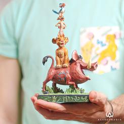 Figura de Pumba, Simba, Timón y Zazu basados en el Clásico de El Rey León (The Lion King), Jim Shore ha elaborado esta figura tiene una altura aproximada de 20 cm., en donde se ha mezclado la magia de las figuras de Walt Disney 