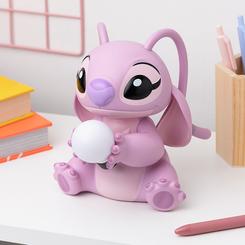 Descubre la ternura de Disney con la Lámpara Angel, una adición encantadora a tu colección. Con su tamaño compacto de 16 cm y su diseño adorable, esta lámpara es perfecta para iluminar tu espacio