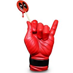 La mano de Deadpool de "Marvel Comics" ha sido esculpida como una estatua a escala 1/1, realizada en resina de aproximadamente 25 cm de altura. El caramelo con el patrón 