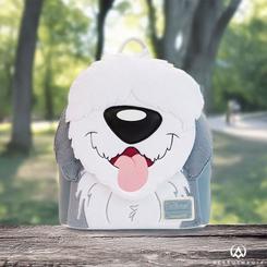 Dulce, encantadora y absolutamente original, la mochila Loungefly de Max, el adorable perro de La Sirenita de Disney, es el accesorio ideal para quienes desean un toque de ternura y personalidad en su día a día. 