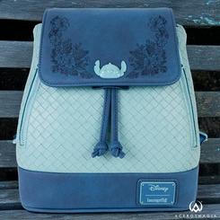 Con un diseño que evoca la ternura y el carácter juguetón de Stitch, esta mini mochila de Disney Loungefly combina elegancia y funcionalidad en unas medidas de 22,86 × 11,43 × 26,67 cm. 