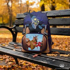 ¡Bienvenidos a un mundo de oscuridad y maldad con la Mini Mochila Villanas Disney de LOUNGEFLY! Esta mochila es la elección perfecta para aquellos amantes de los personajes más malvados de la famosa empresa de animación.