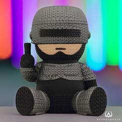 Descubre la figura de vinilo de Robocop, una representación icónica del legendario personaje del cine. Con licencia oficial, esta figura captura la esencia del famoso Robocop en un estilo adorable y único.