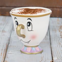 Déjate cautivar por la magia de Disney con esta encantadora taza de cerámica en 3D de 190 ml con forma de Chip, inspirado en la película "La Bella y la Bestia". Con una altura de 10 cm y un ancho de 9.8 cm