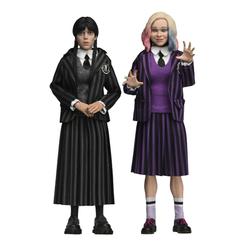 La emoción por el misterio alcanza su máximo con el pack de figuras articuladas NECA de Wednesday Addams y Enid Sinclair: ambas miden 20 cm de altura y lucen sus uniformes de Nevermore Academy