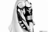 04-Batman-PX-Estatua-PVC-18-SDCC-2024-Batman-Black--White-Version-27-cm.jpg