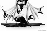 06-Batman-PX-Estatua-PVC-18-SDCC-2024-Batman-Black--White-Version-27-cm.jpg