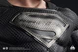 09-DC-Comics-Estatua-13-Superman-Black-Suit-Version-Regular-Edition-80-cm.jpg