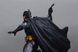 12-DC-Comics-Estatua-16-Batman-Black-and-Gray-Edition-50-cm.jpg