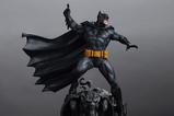 16-DC-Comics-Estatua-16-Batman-Black-and-Gray-Edition-50-cm.jpg