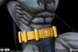 14-dc-comics-estatua-premium-format-batman-68-cm.jpg