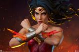 02-DC-Comics-Estatua-Premium-Format-Wonder-Woman-Saving-the-Day-50-cm.jpg